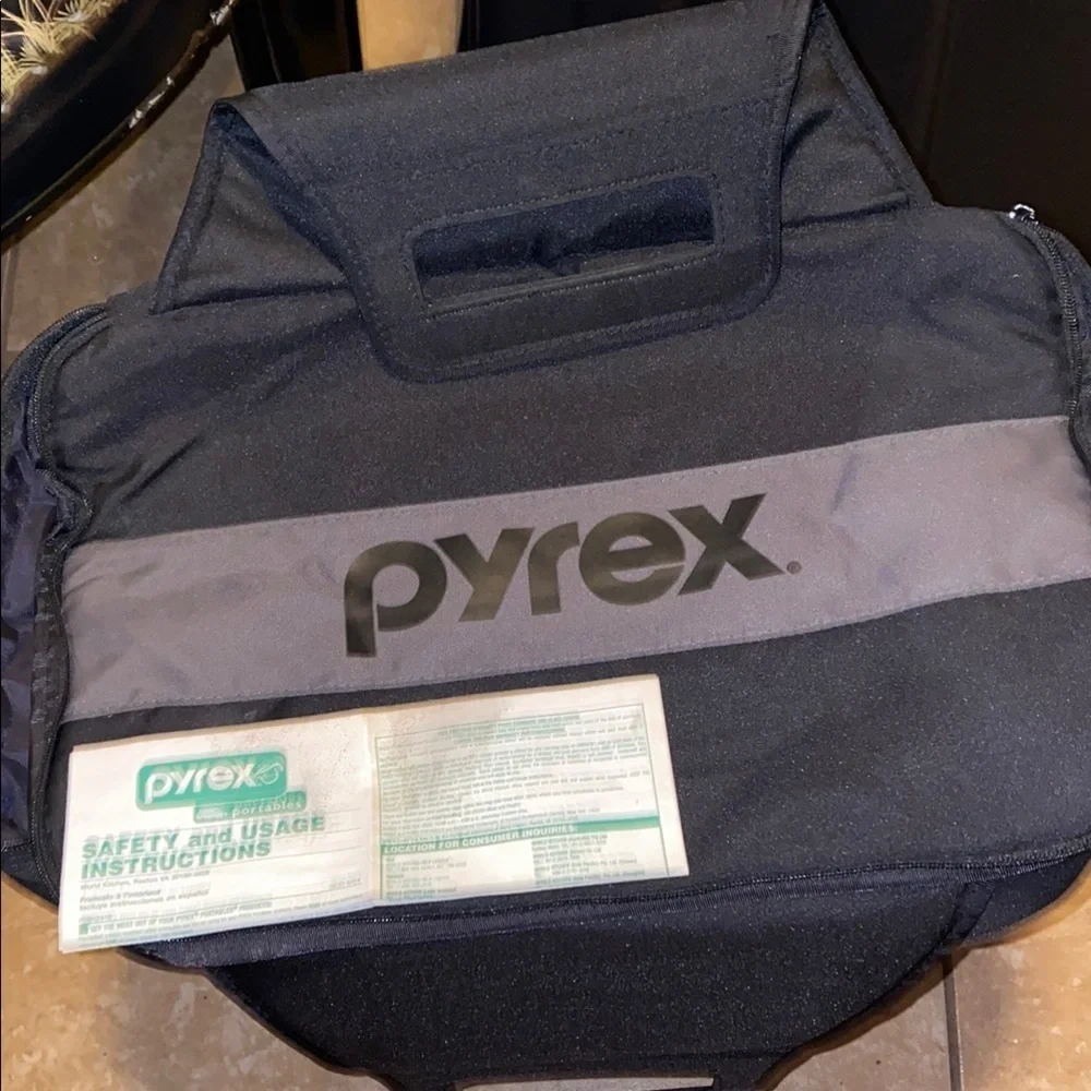 BX6 Pyrex Dark Blue and Gray Insulated Carrier